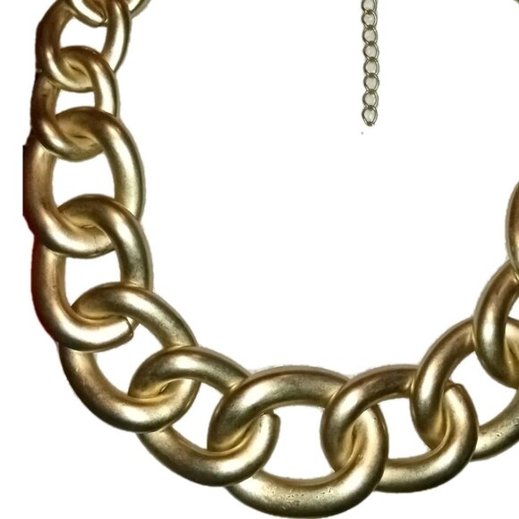 Vintage Frosted Gold Tone Curb Chain Necklace Heavy Graduated Oval Links Lobster - Picture 2 of 13